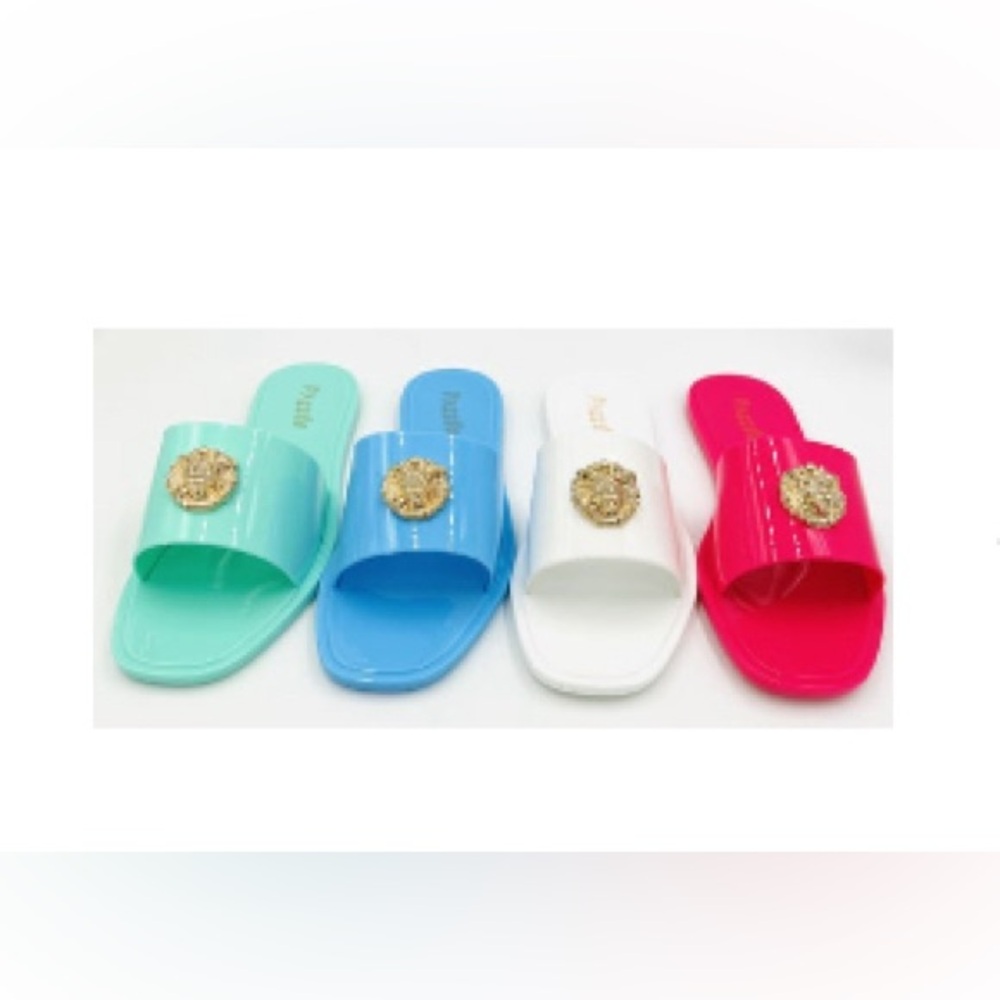 She’s A Lioness Jelly Sandals
